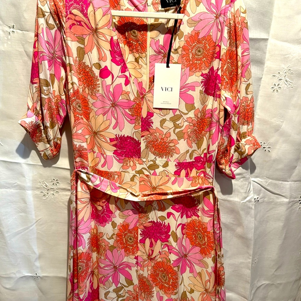Stunning pink flower maxi dress!